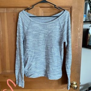 Long sleeve sweater like